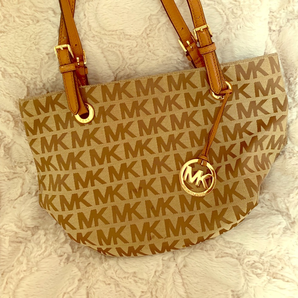 Michael Khors traditional